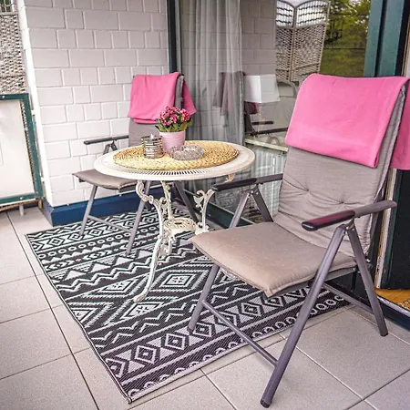 Apartment Schwalbennest - Hundefreundlich, Sauna, Pool, Dachterrasse, See & Natur
