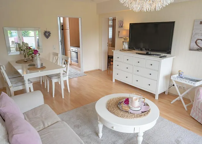 Schwalbennest - Hundefreundlich, Sauna, Pool, Dachterrasse, & Апартаменты Мёнезе